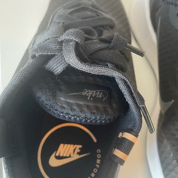 Nike Black and Gold Running Sneakers Shoes for Women’s size 6.5 - Picture 3 of 11